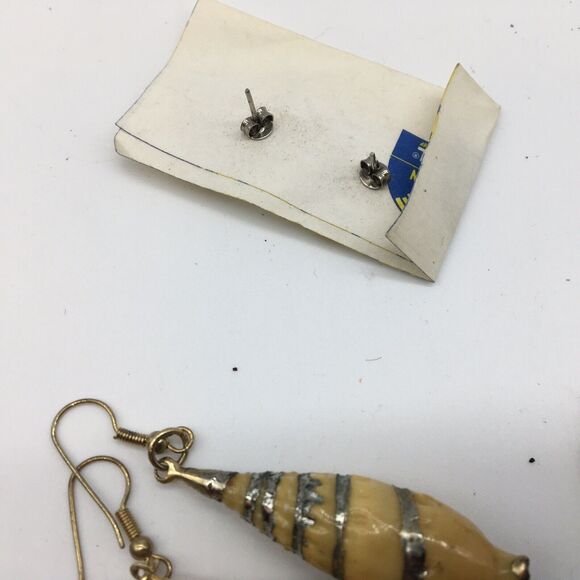 Lot Natural  Seashell Earrings Embellished Gold Tone Enamel Wicker 4 Sets READ - Picture 8 of 8